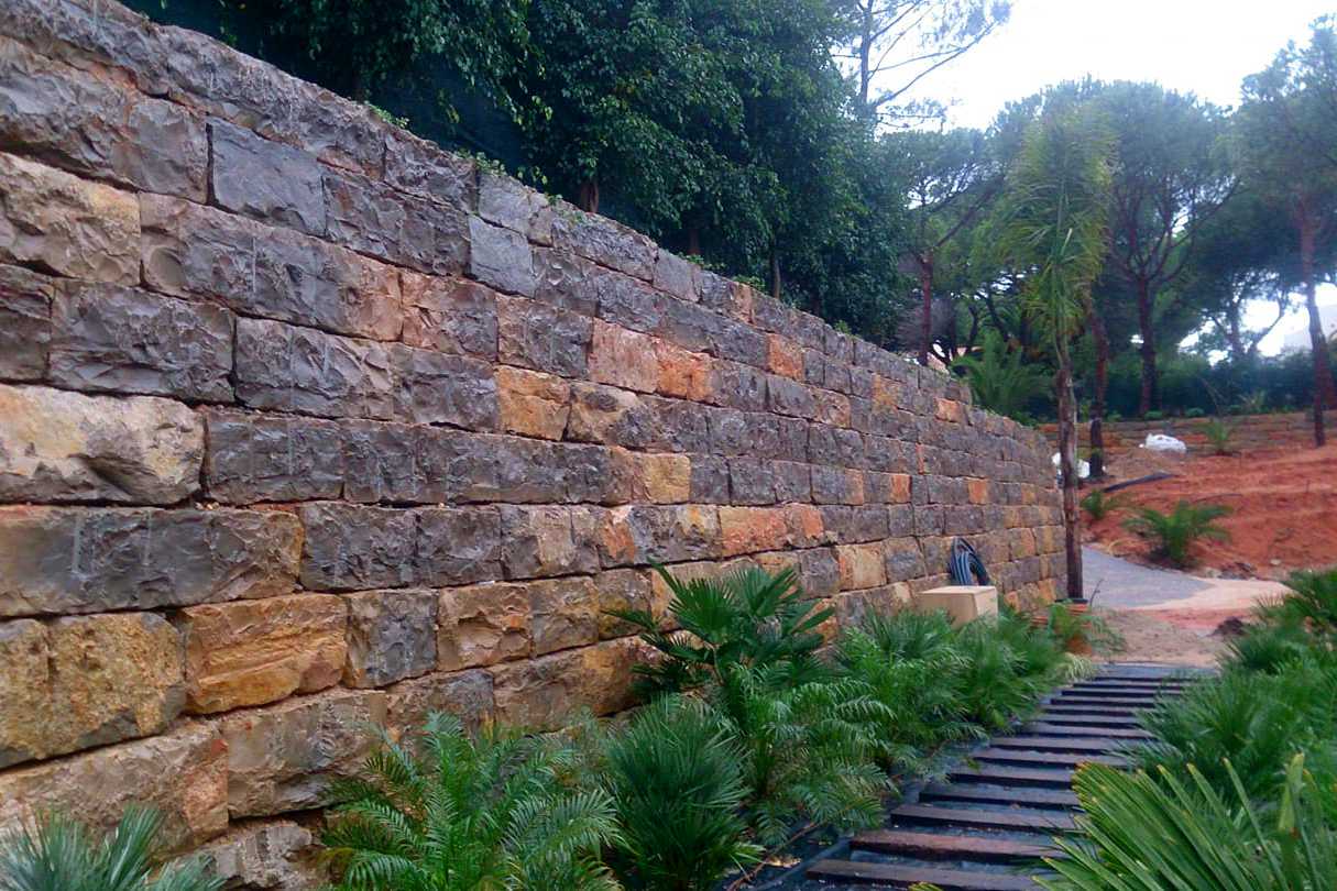 Portal da Pedra muros de pedra