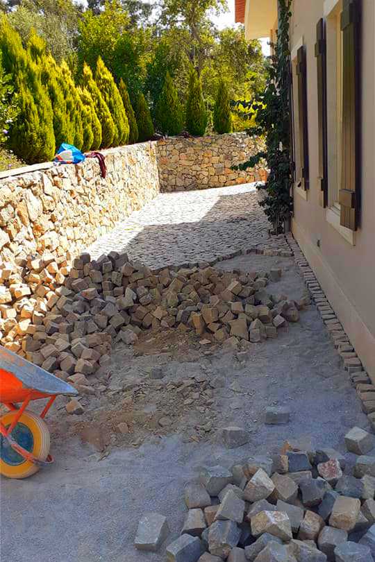 Portal da Pedra calçada portuguesa