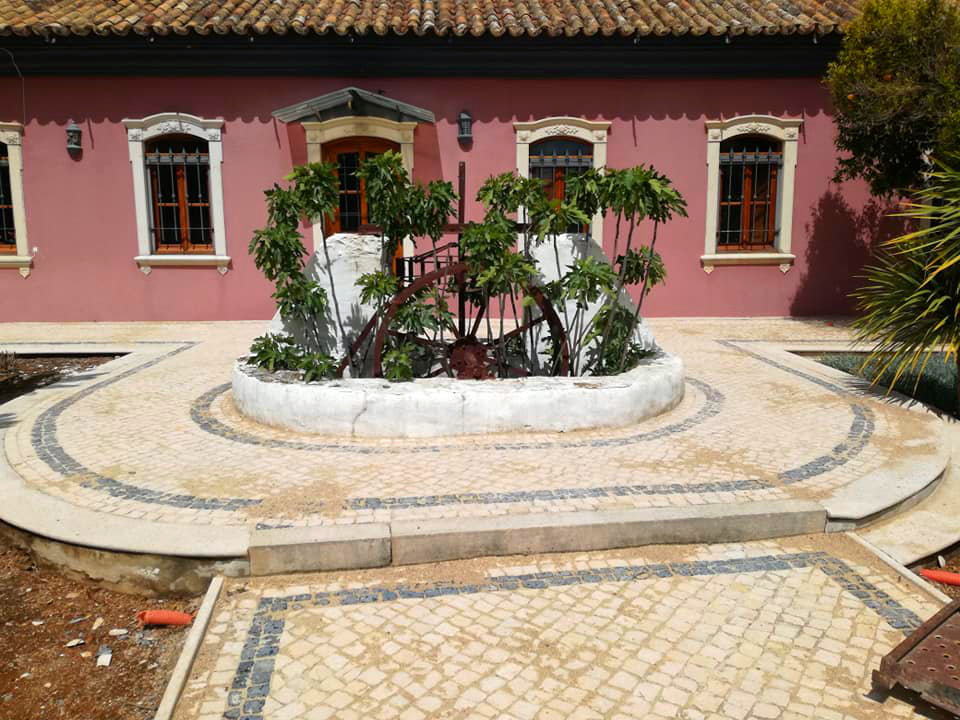 Portal da Pedra calçada portuguesa
