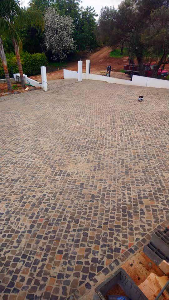 Portal da Pedra calçada portuguesa