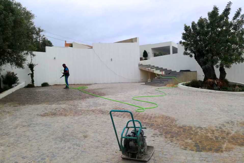 Portal da Pedra obras de exterior