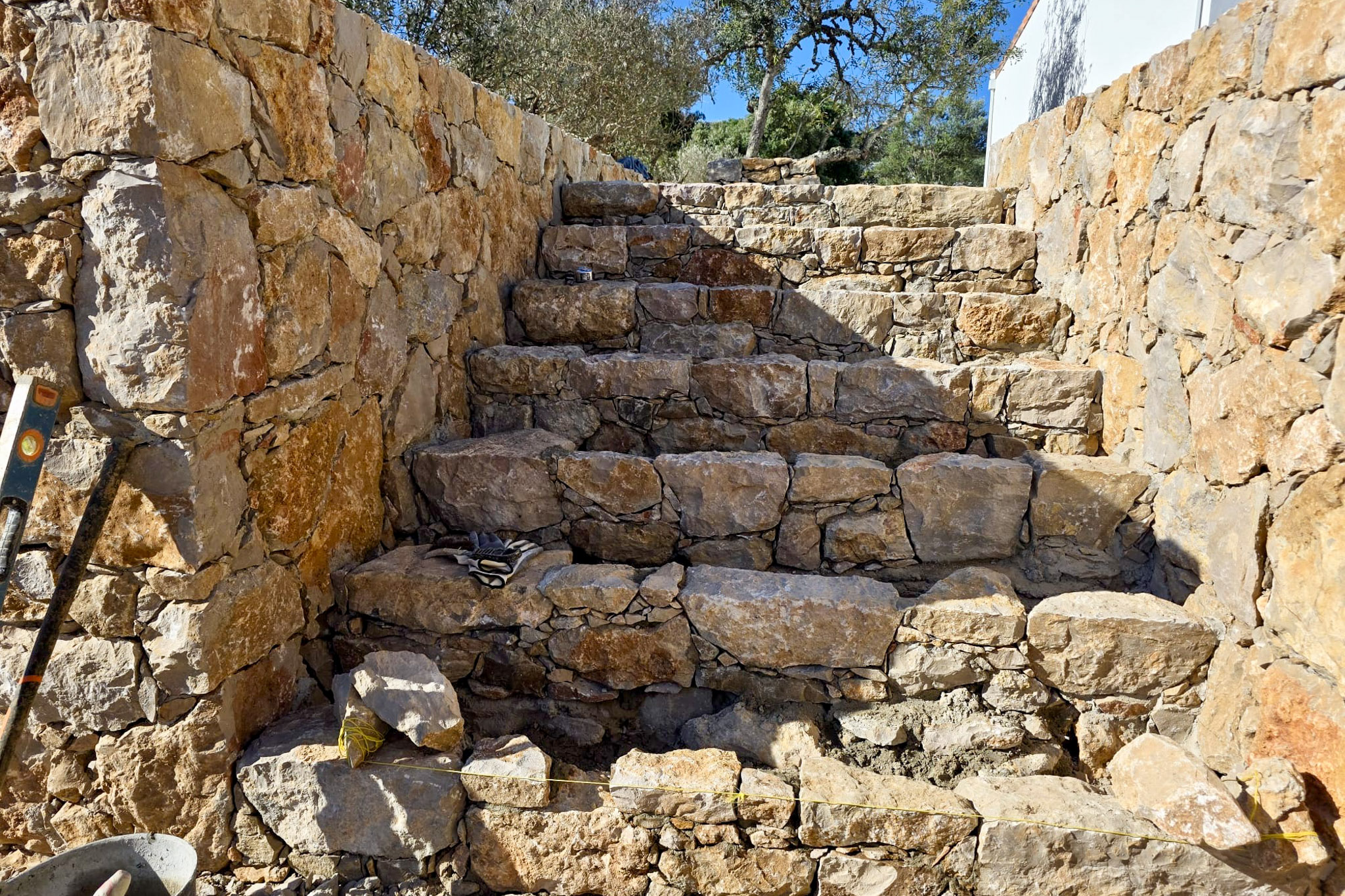 Portal da Pedra muros