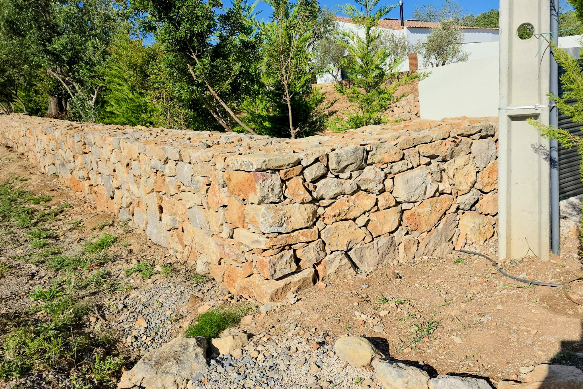 Portal da Pedra muros